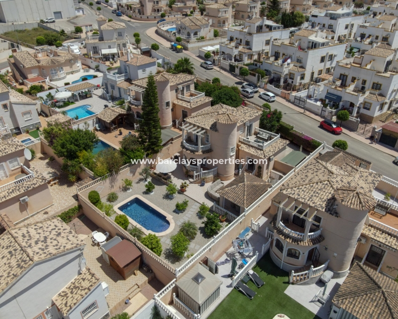 Wederverkoop - Vrijstaande Villa - Urb. La Marina