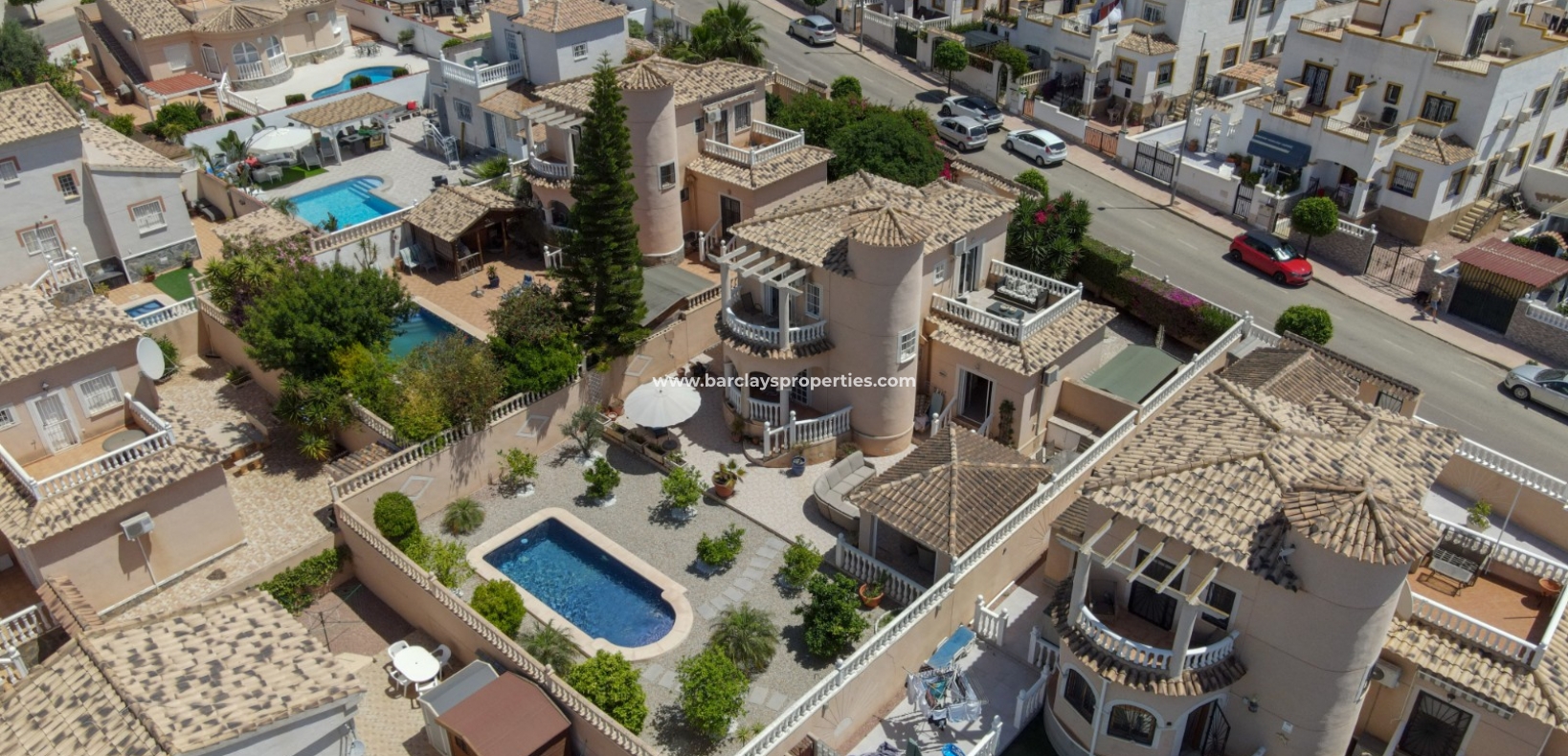 Wederverkoop - Vrijstaande Villa - Urb. La Marina