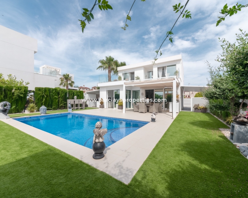 Wederverkoop - Vrijstaande Villa - Urb. La Marina