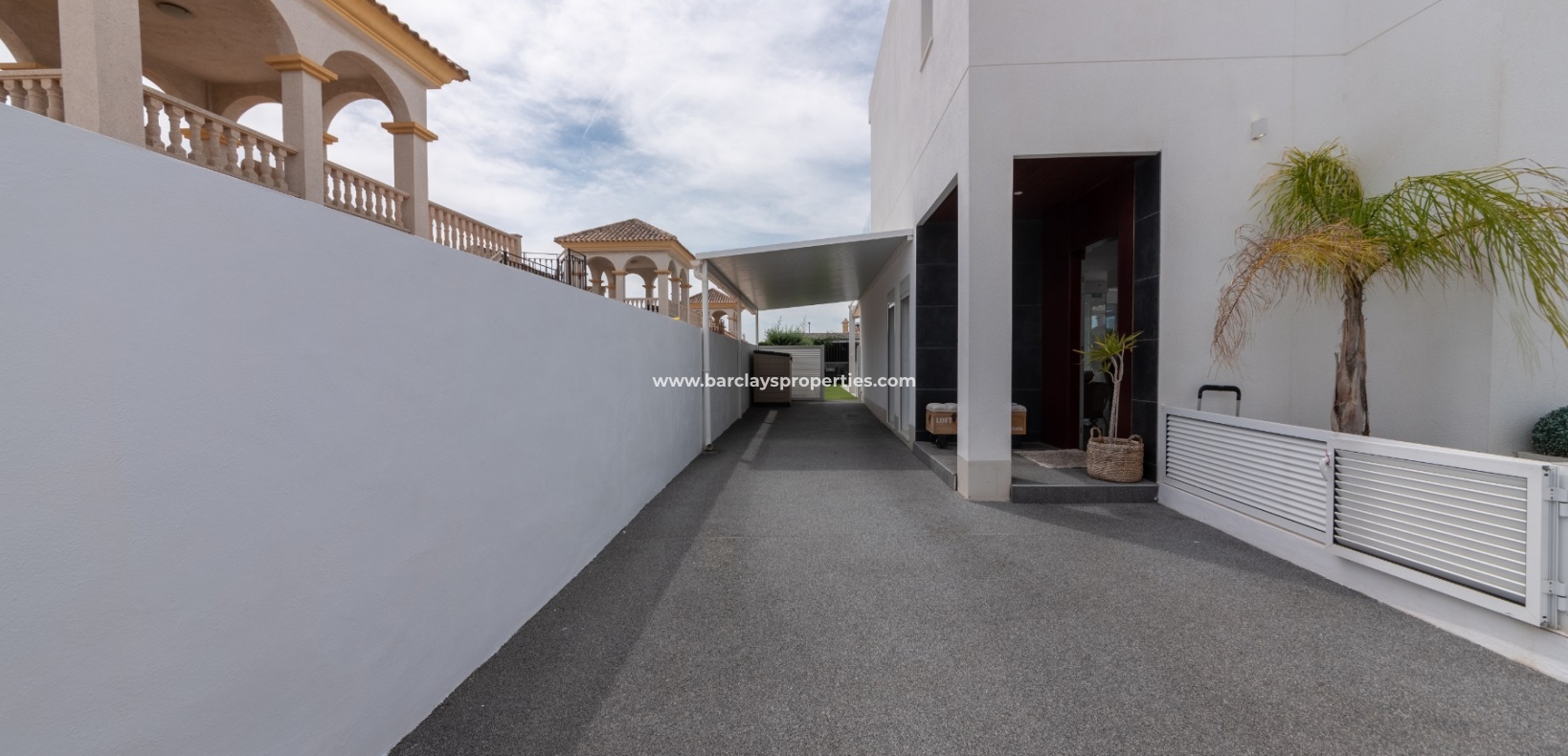 Wederverkoop - Vrijstaande Villa - Urb. La Marina