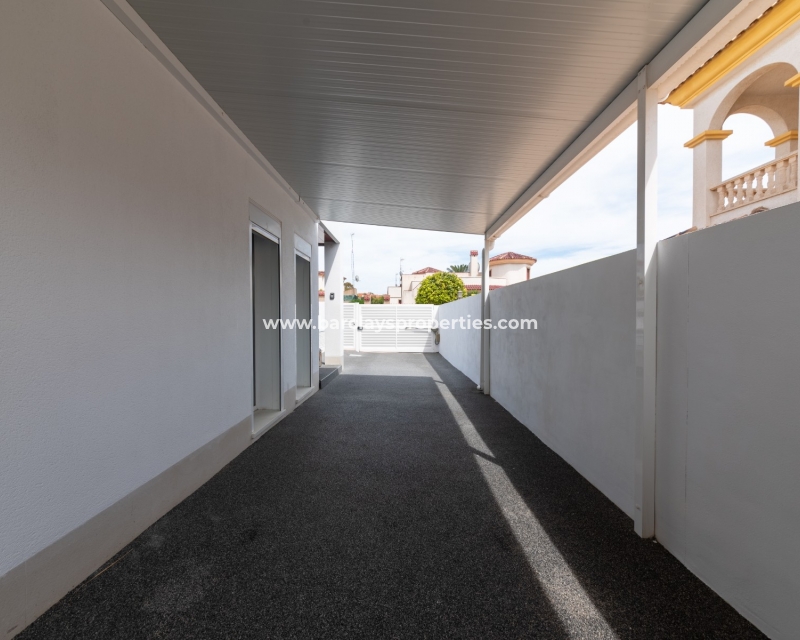 Wederverkoop - Vrijstaande Villa - Urb. La Marina