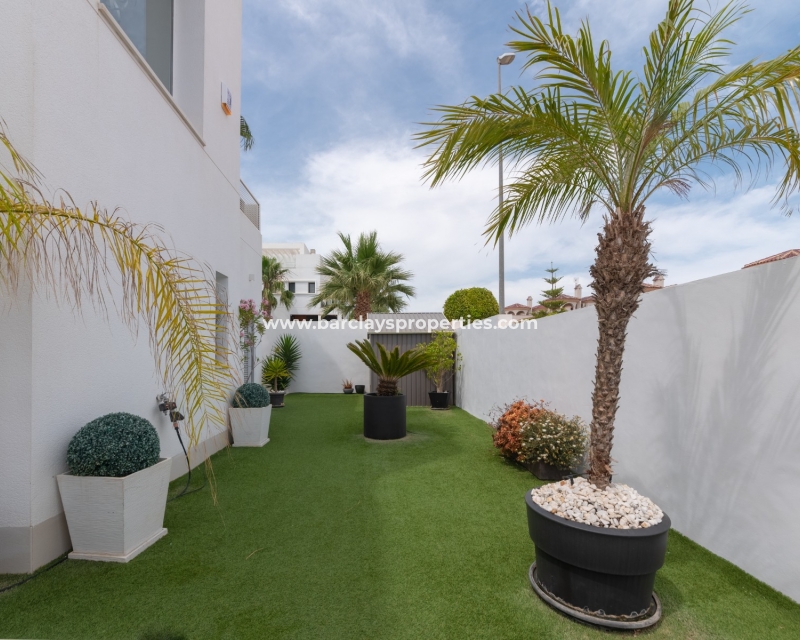 Wederverkoop - Vrijstaande Villa - Urb. La Marina