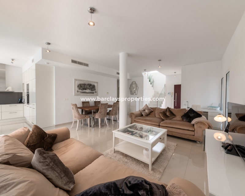 Wederverkoop - Vrijstaande Villa - Urb. La Marina