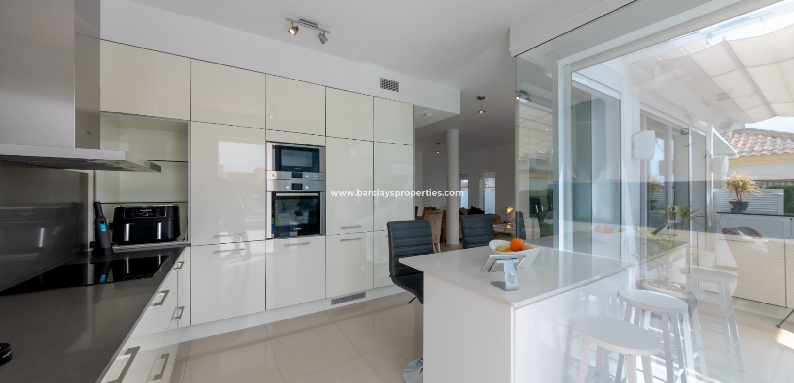 Wederverkoop - Vrijstaande Villa - Urb. La Marina