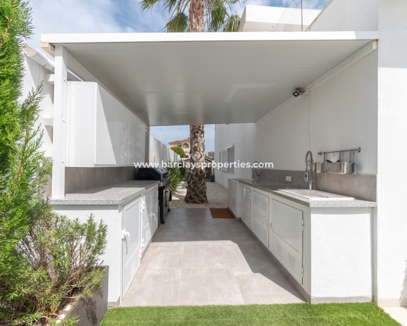 Wederverkoop - Vrijstaande Villa - Urb. La Marina