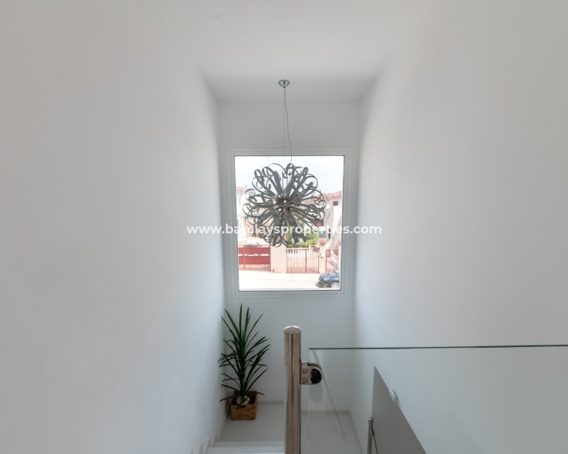 Wederverkoop - Vrijstaande Villa - Urb. La Marina