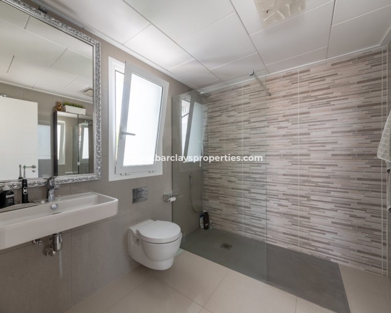 Wederverkoop - Vrijstaande Villa - Urb. La Marina