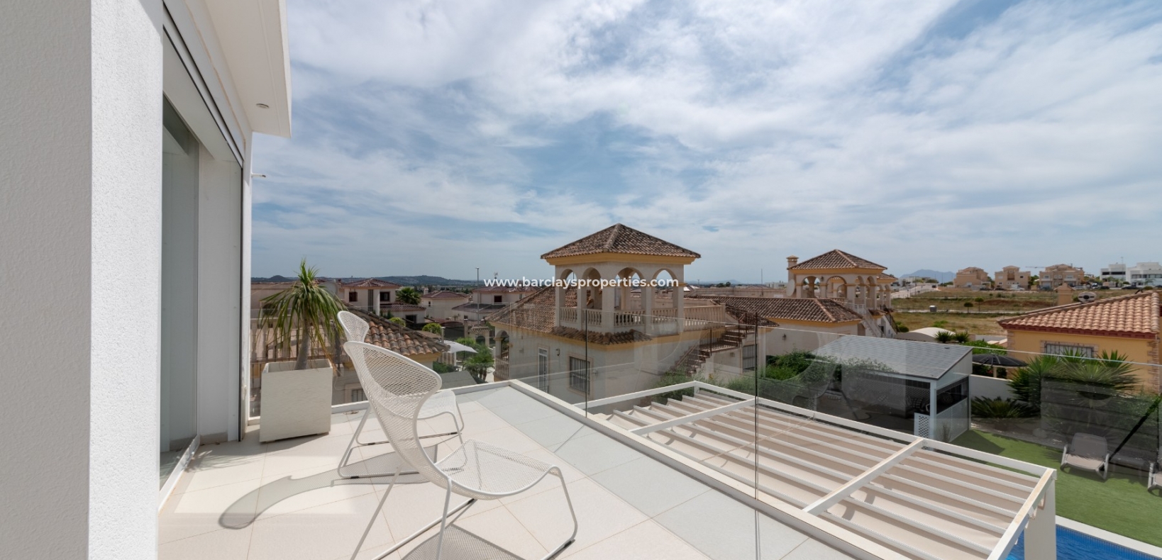 Wederverkoop - Vrijstaande Villa - Urb. La Marina