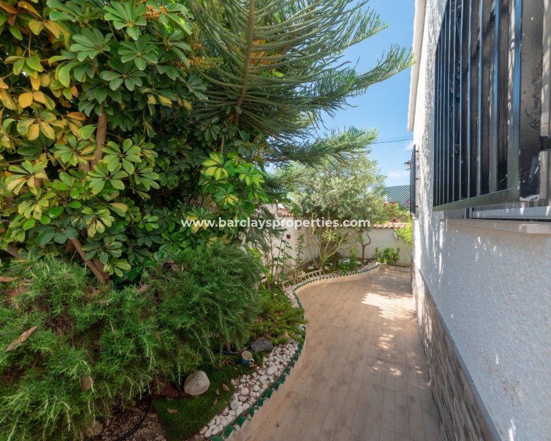 Wederverkoop - Vrijstaande Villa - Urb. La Marina