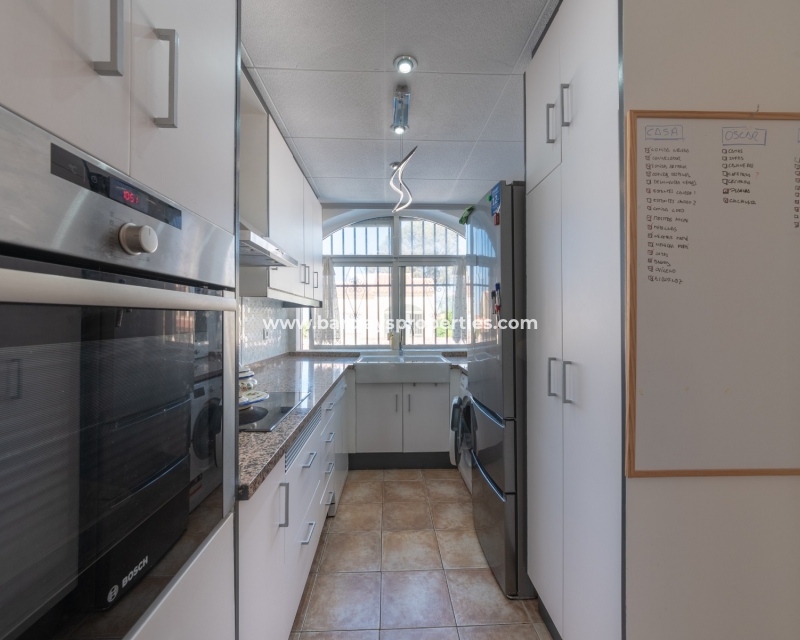 Wederverkoop - Vrijstaande Villa - Urb. La Marina