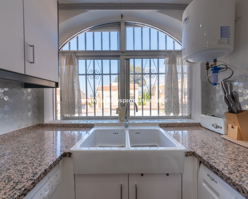 Wederverkoop - Vrijstaande Villa - Urb. La Marina