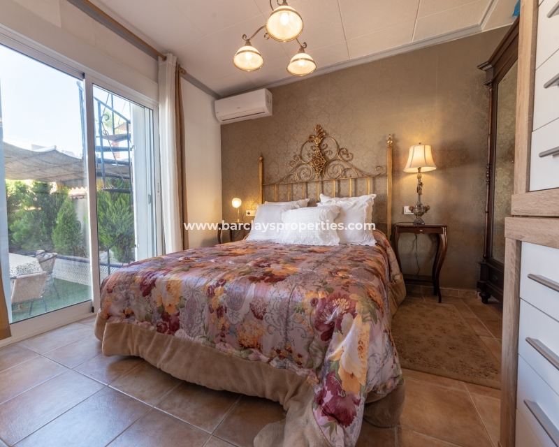 Wederverkoop - Vrijstaande Villa - Urb. La Marina