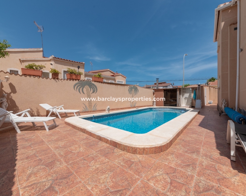 Wederverkoop - Vrijstaande Villa - Urb. La Marina