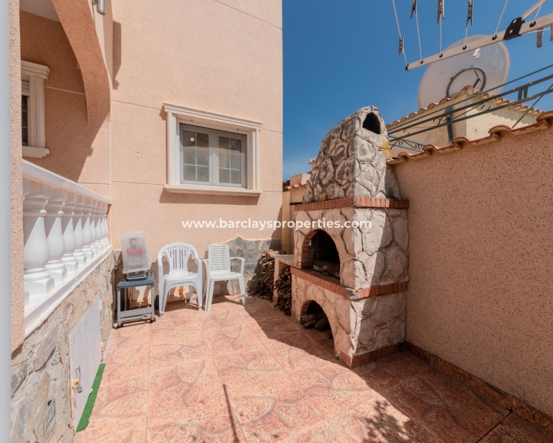 Wederverkoop - Vrijstaande Villa - Urb. La Marina