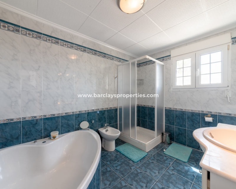 Wederverkoop - Vrijstaande Villa - Urb. La Marina