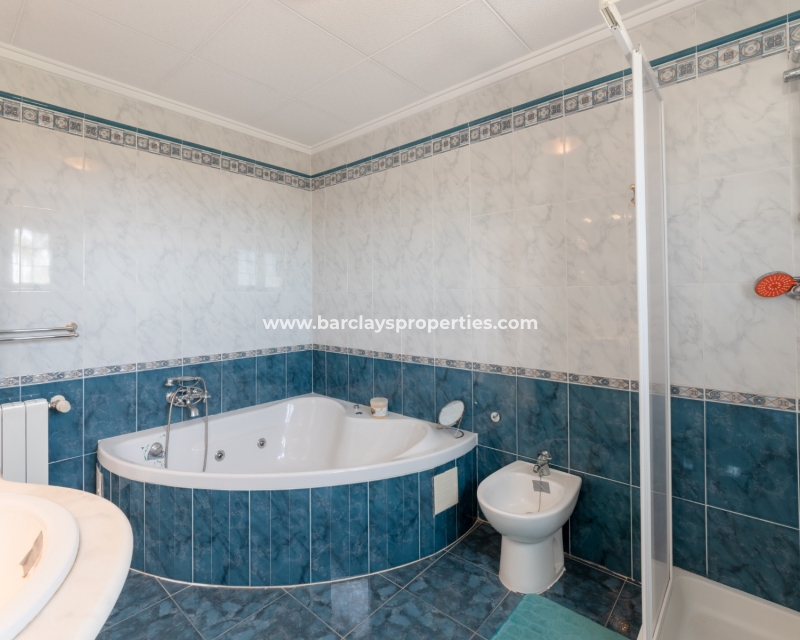 Wederverkoop - Vrijstaande Villa - Urb. La Marina