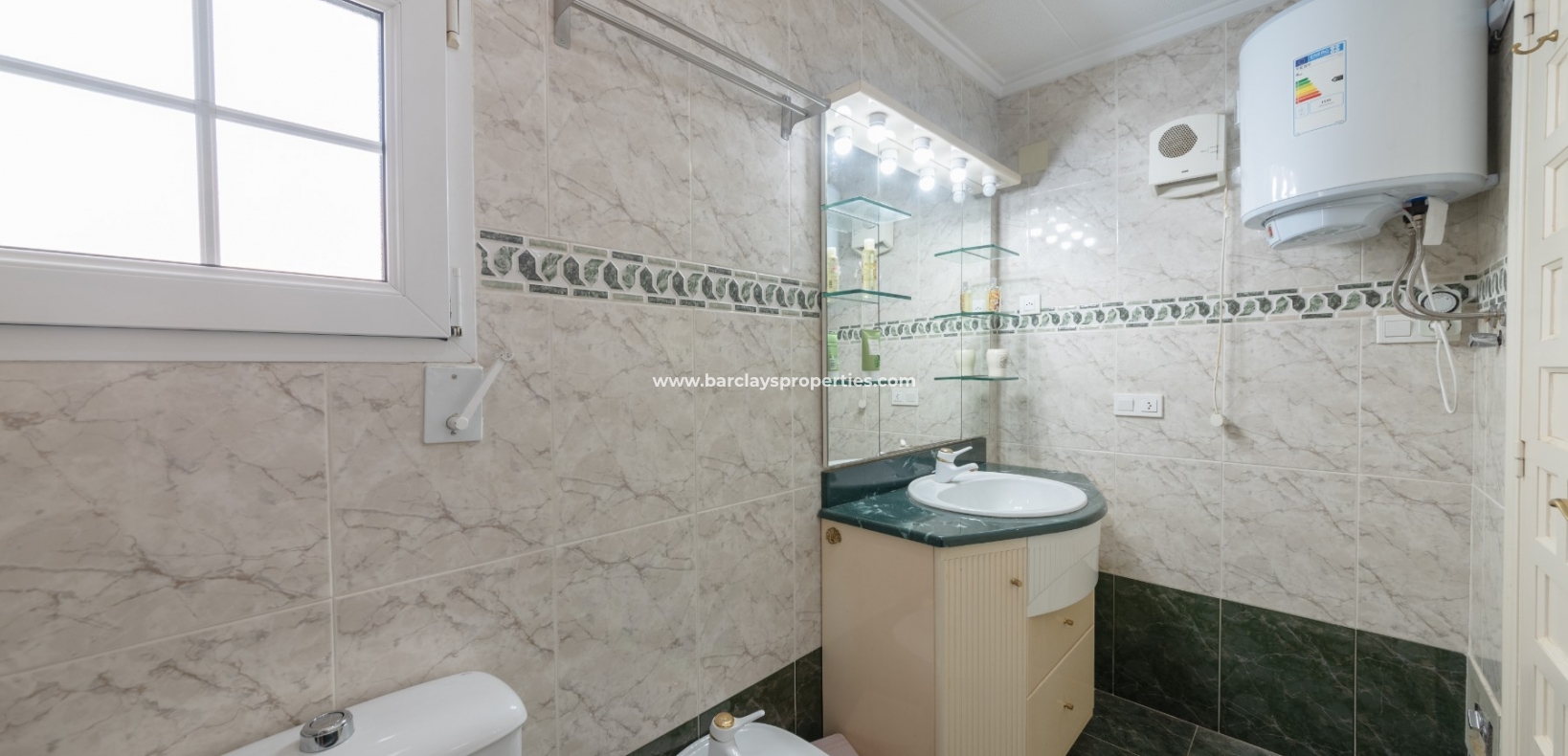 Wederverkoop - Vrijstaande Villa - Urb. La Marina