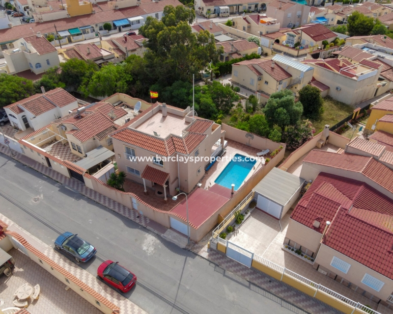 Wederverkoop - Vrijstaande Villa - Urb. La Marina