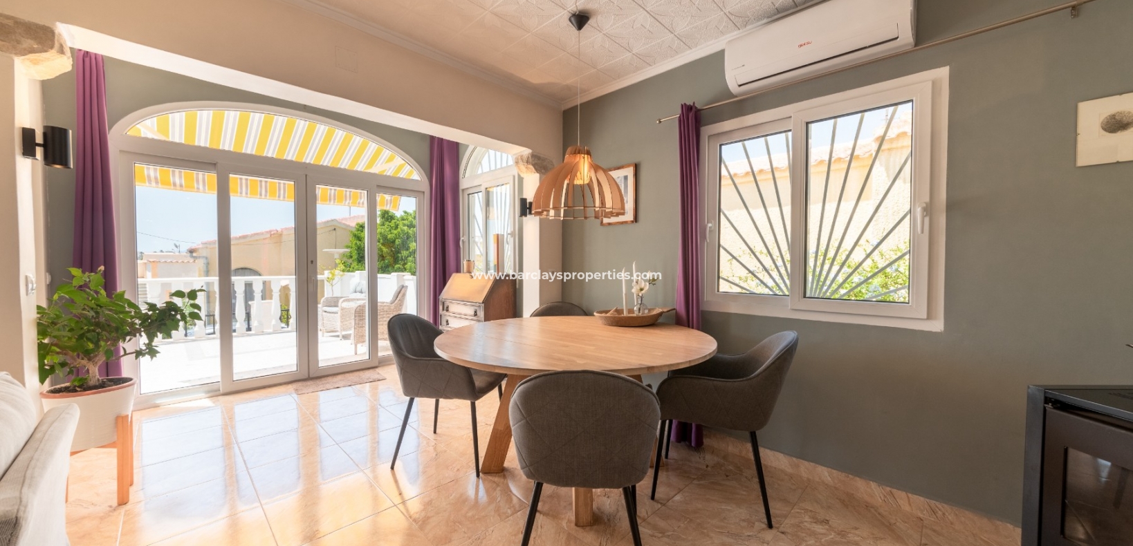 Wederverkoop - Vrijstaande Villa - Urb. La Marina