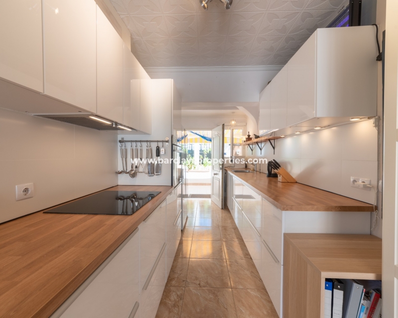 Wederverkoop - Vrijstaande Villa - Urb. La Marina