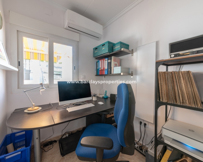 Wederverkoop - Vrijstaande Villa - Urb. La Marina