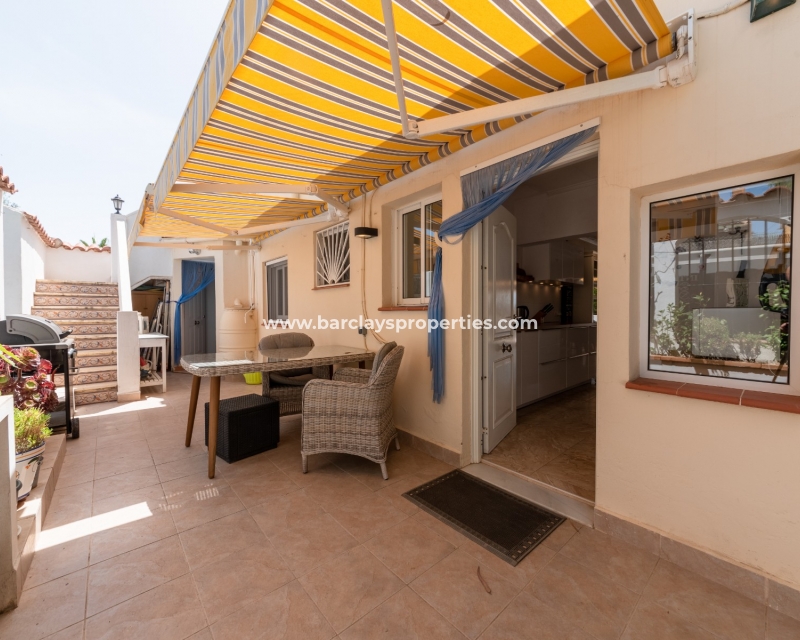 Wederverkoop - Vrijstaande Villa - Urb. La Marina