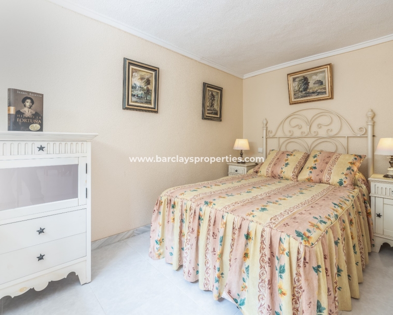 Wederverkoop - Vrijstaande Villa - Urb. La Marina