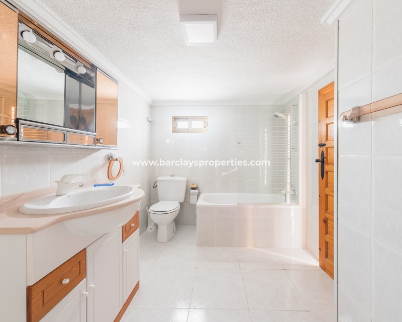 Wederverkoop - Vrijstaande Villa - Urb. La Marina