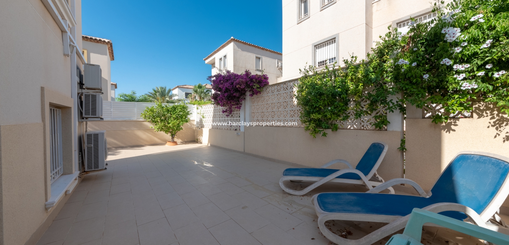 Wederverkoop - Vrijstaande Villa - Urb. La Marina