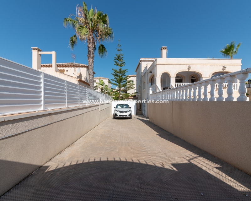 Wederverkoop - Vrijstaande Villa - Urb. La Marina