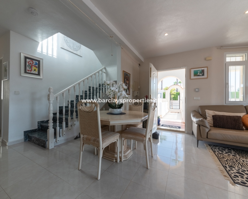 Wederverkoop - Vrijstaande Villa - Urb. La Marina