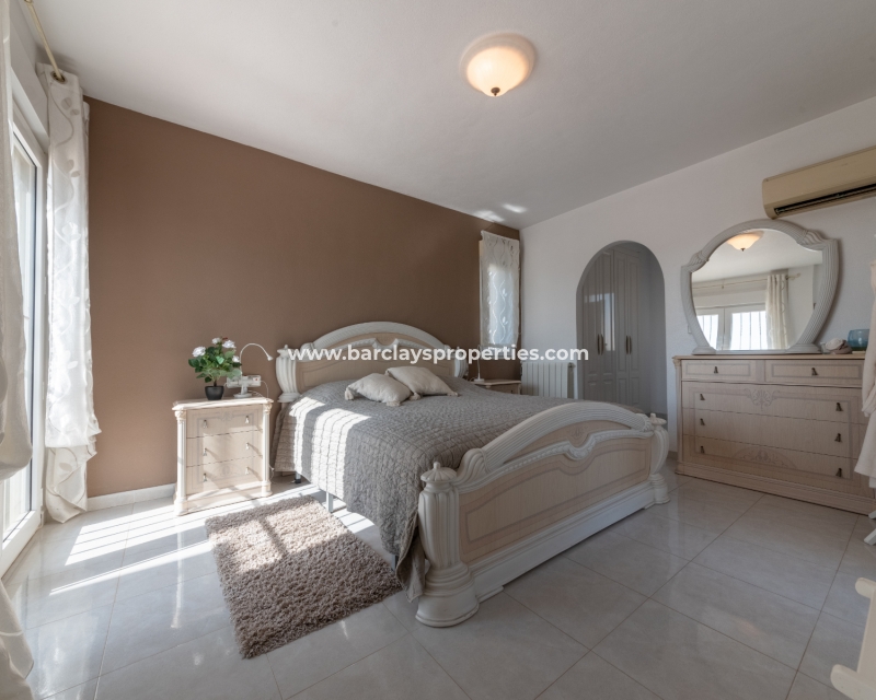 Wederverkoop - Vrijstaande Villa - Urb. La Marina