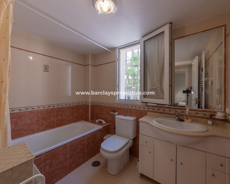 Wederverkoop - Vrijstaande Villa - Urb. La Marina