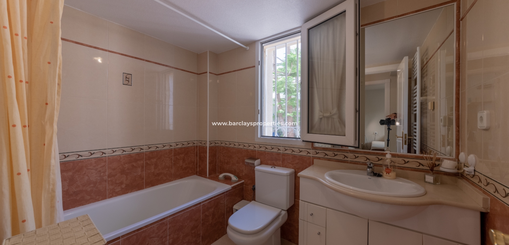 Wederverkoop - Vrijstaande Villa - Urb. La Marina