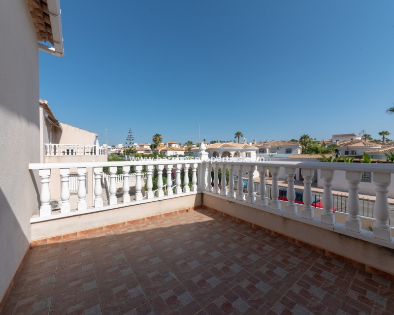 Wederverkoop - Vrijstaande Villa - Urb. La Marina