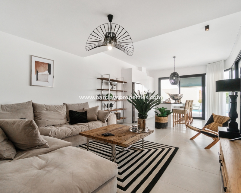 Wederverkoop - Vrijstaande Villa - Urb. La Marina