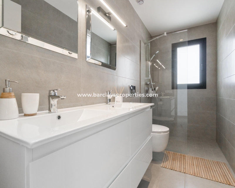 Wederverkoop - Vrijstaande Villa - Urb. La Marina