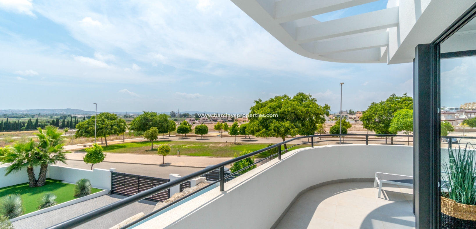 Wederverkoop - Vrijstaande Villa - Urb. La Marina