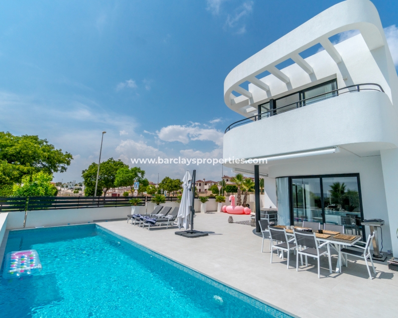 Wederverkoop - Vrijstaande Villa - Urb. La Marina