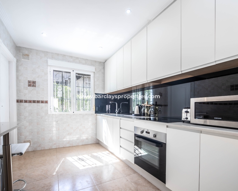 Wederverkoop - Vrijstaande Villa - Urb. La Marina