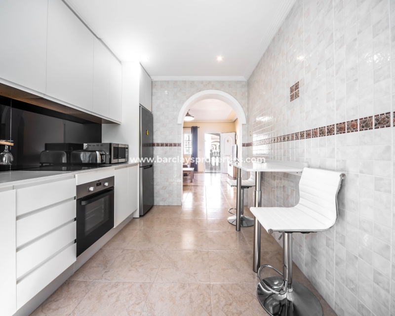 Wederverkoop - Vrijstaande Villa - Urb. La Marina