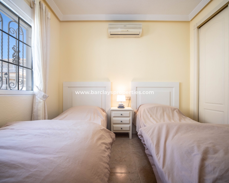 Wederverkoop - Vrijstaande Villa - Urb. La Marina