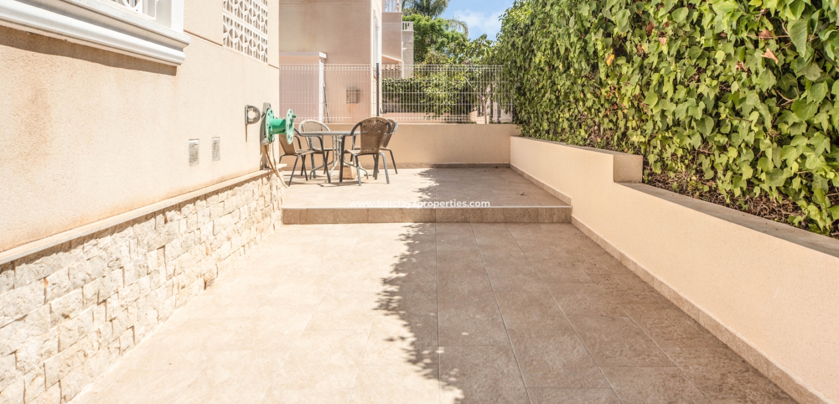 Wederverkoop - Vrijstaande Villa - Urb. La Marina