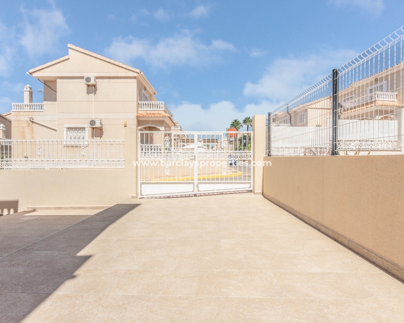 Wederverkoop - Vrijstaande Villa - Urb. La Marina