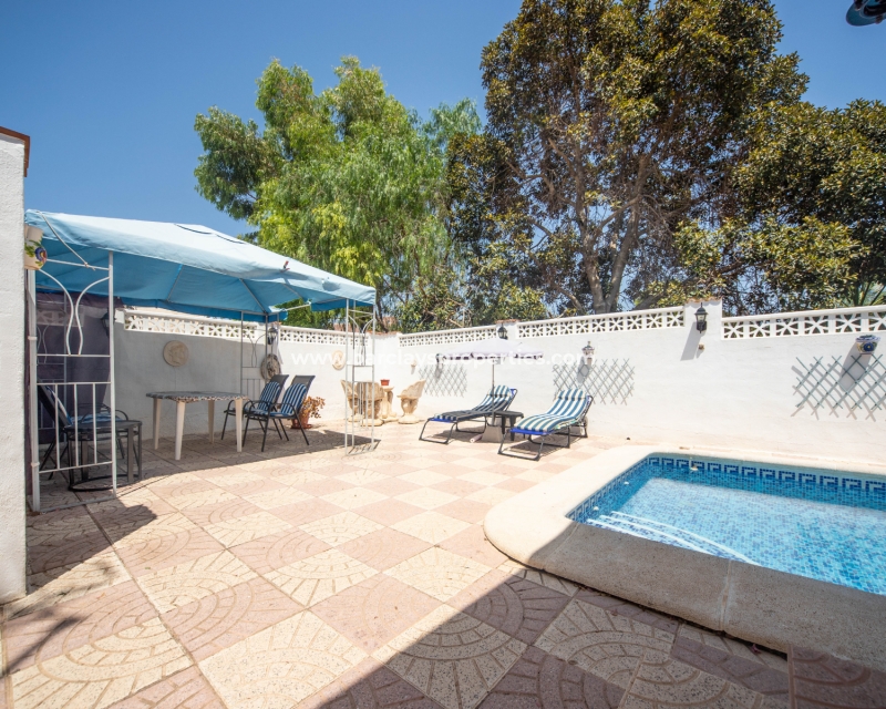 Wederverkoop - Vrijstaande Villa - Urb. La Marina