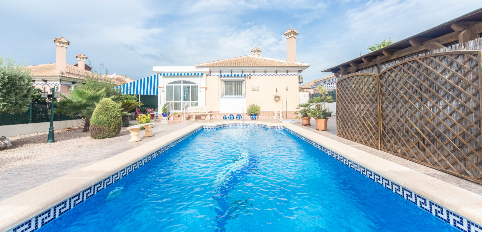 Wederverkoop - Vrijstaande Villa - Urb. La Marina