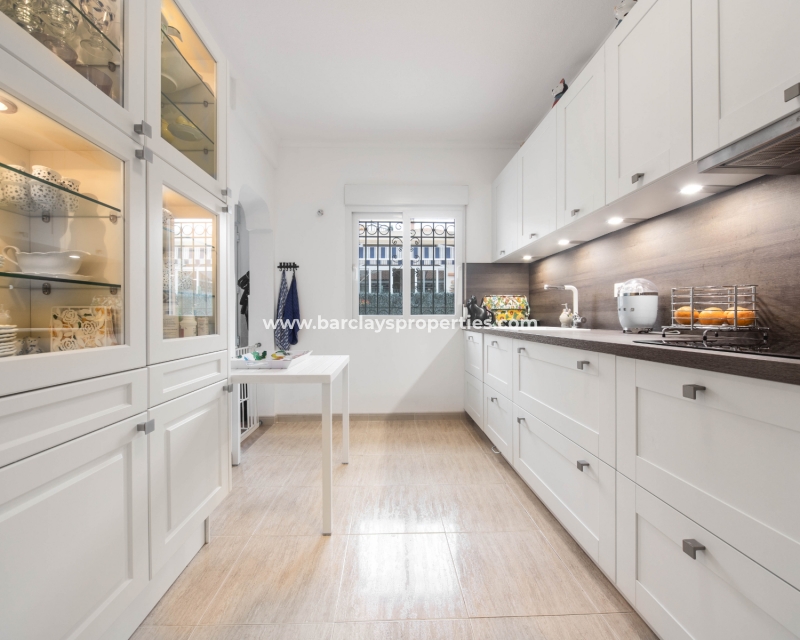 Wederverkoop - Vrijstaande Villa - Urb. La Marina