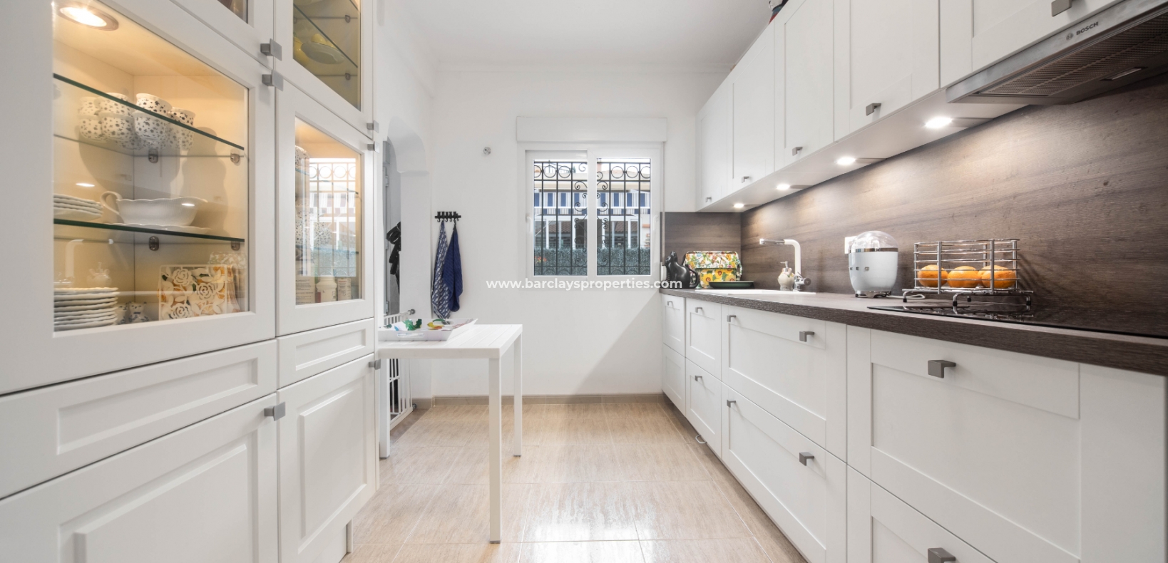 Wederverkoop - Vrijstaande Villa - Urb. La Marina