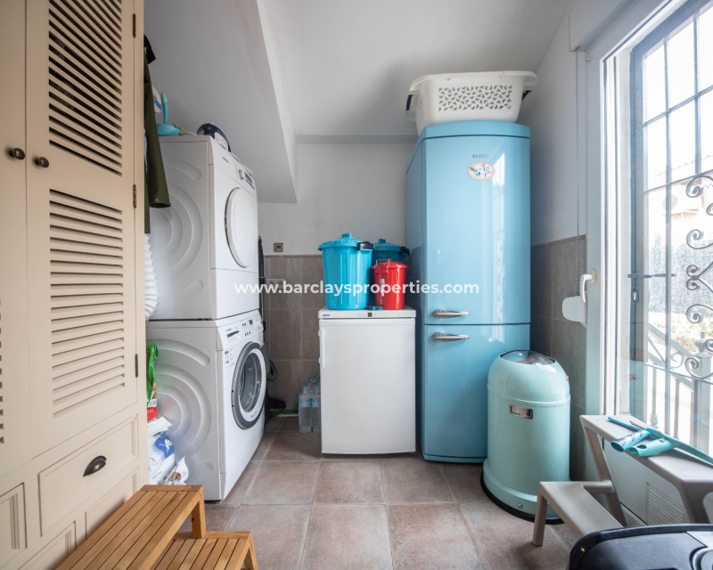 Wederverkoop - Vrijstaande Villa - Urb. La Marina