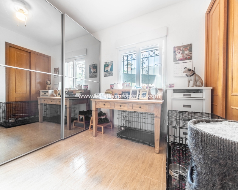 Wederverkoop - Vrijstaande Villa - Urb. La Marina